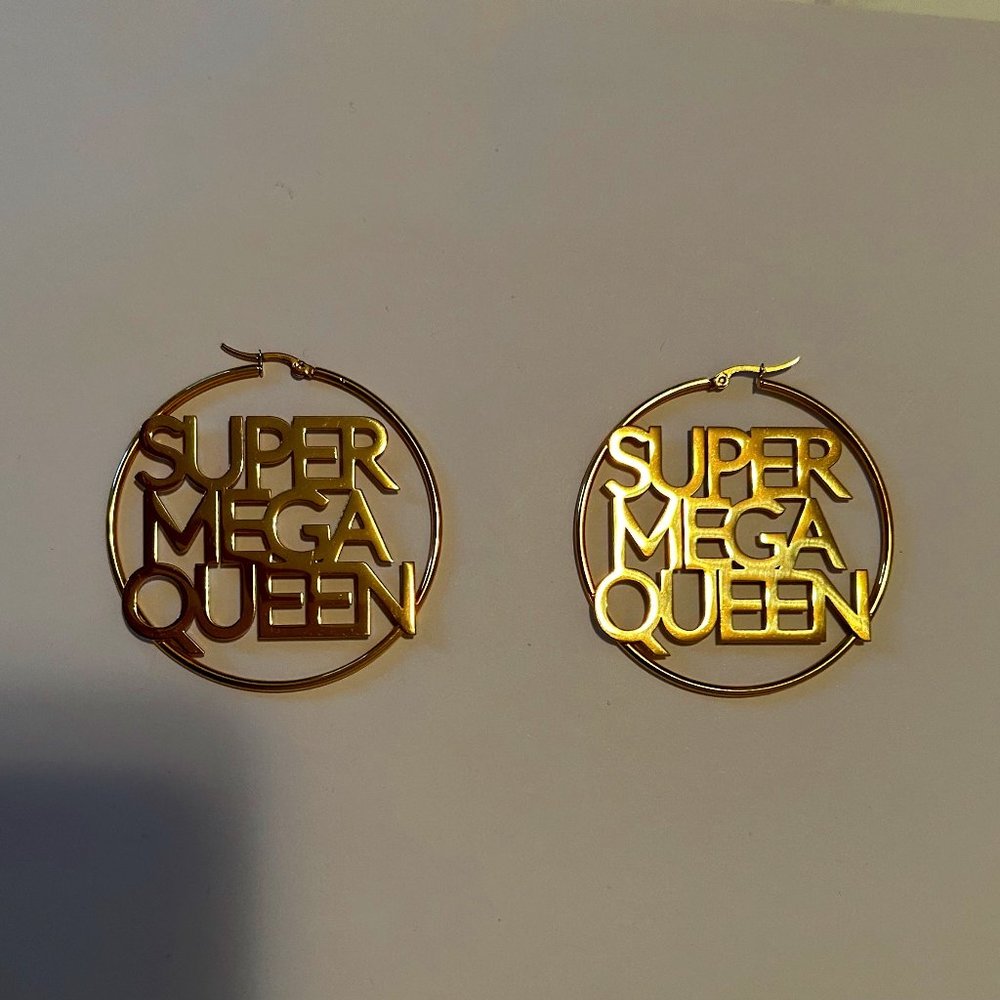 Earrings, Super mega queen